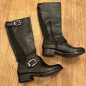 GUC Women’s 7.5 Black Calf Height Leather Boots w/Elastic Back, Silver Buckles